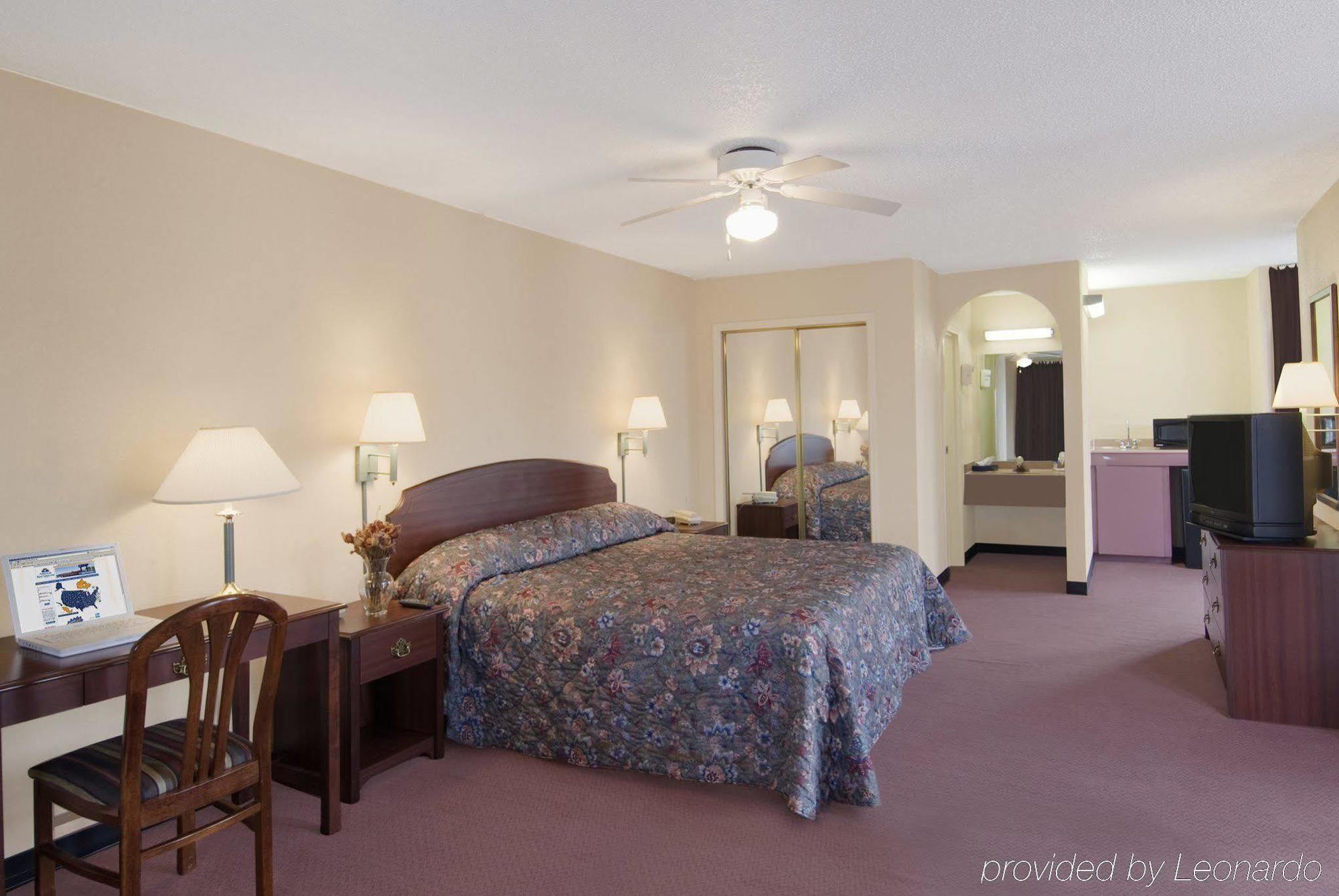 Econo Lodge Gainesville Room photo